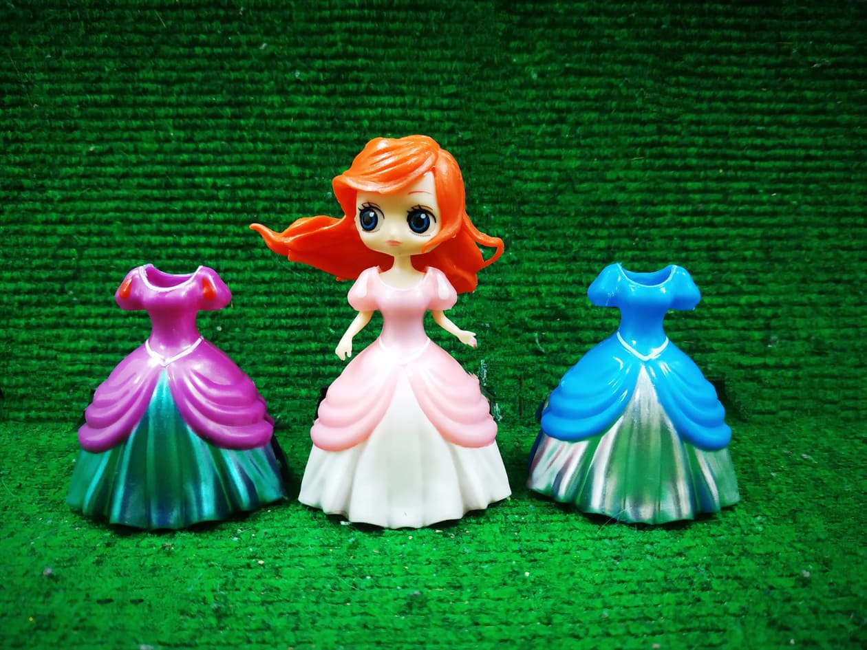 Đồ chơi búp bê thay váy: Set 1 búp bê công chúa Disney cổ tích kèm 3 váy dạ hội thời trang thay đổi