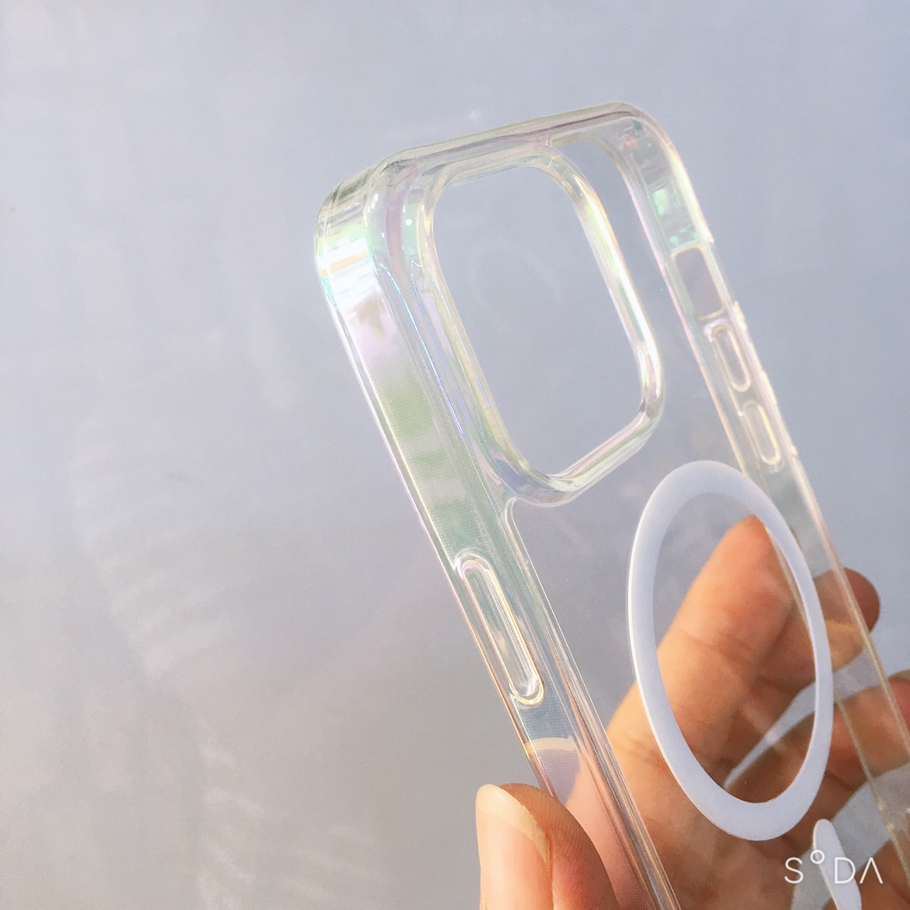Ốp lưng cho iPhone 15 Pro Max Streamer Magnetic đổi màu chống sốc chính hãng X-Level