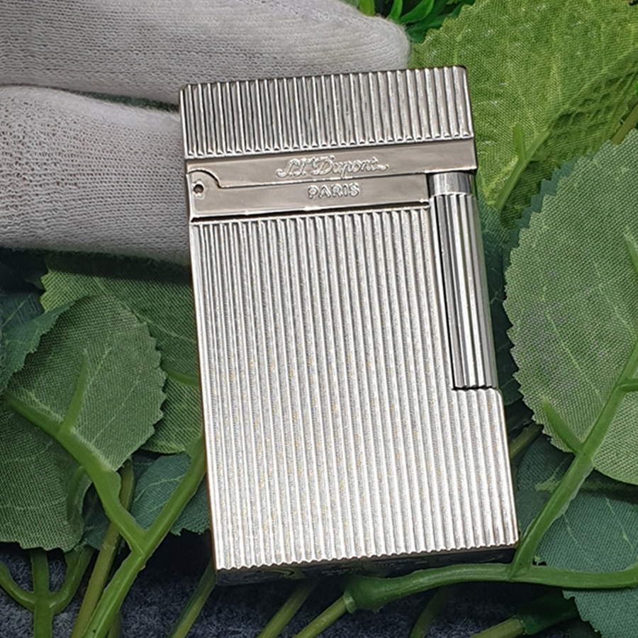 Vỏ Hột Quẹt Bật Lửa Upon D68T Họa Tiết Kẻ Dọc Màu Bạc - Dùng Gas Cao Cấp