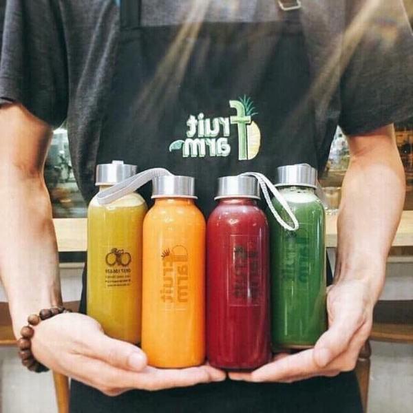 Bình Thủy Tinh DETOX Có Nắp Liền Dây - SẢN PHẨM TREND