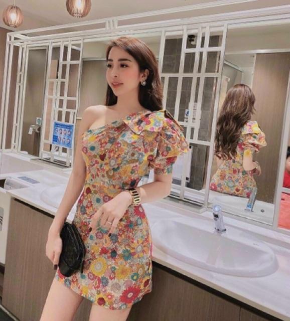 Đầm body thun dẻo in 3D lệch vai tay phồng kết nơ vai có mút ngực sexy sang chảnh