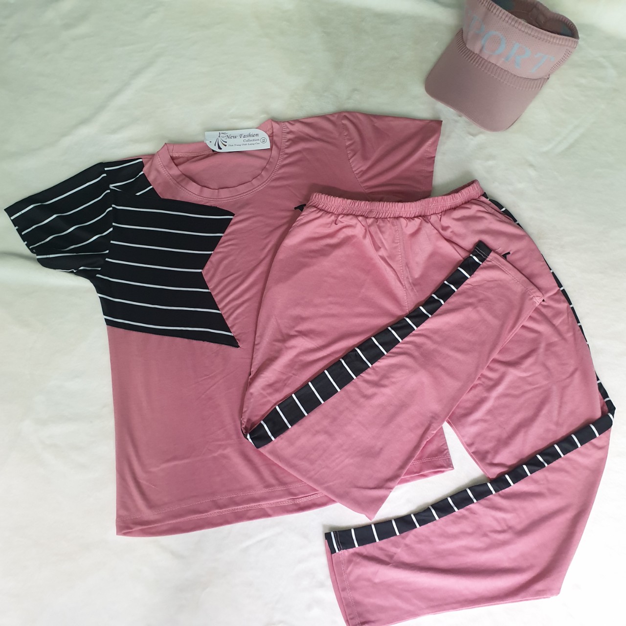 Đồ bộ dài thể thao nữ đẹp thời trang cổ tròn, tay lỡ phối sọc ca rô, thun cotton 4 chiều co dãn cực đẹp, phom chuẩn - aloha style. Size từ 40-65kg