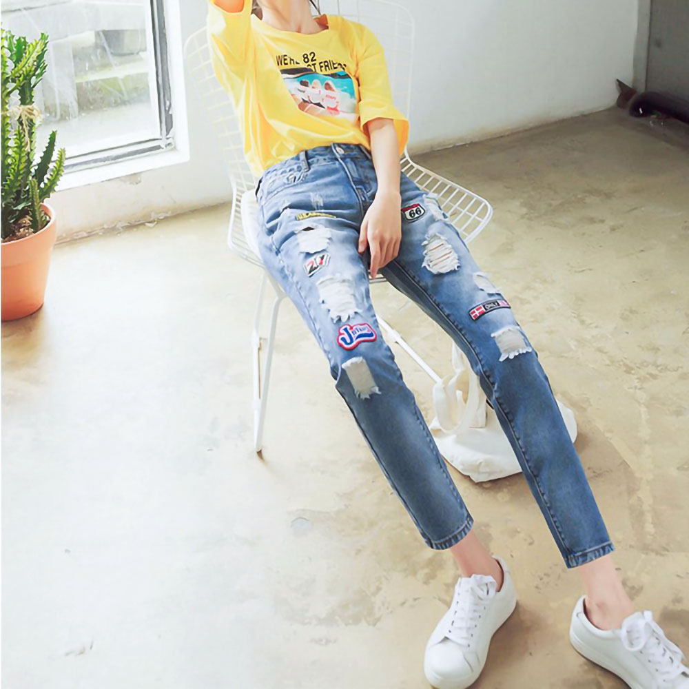 Quần jeans boyfriend rách logo 21 Mã: QD2052