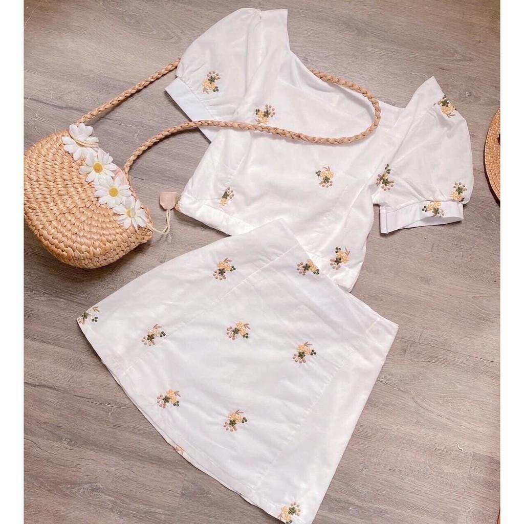 Set croptop kèm chân váy chữ A