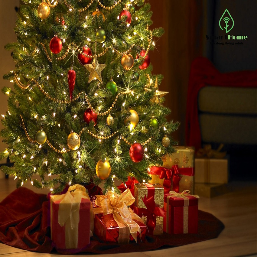 Cây Thông Noel, Tán Lá Rộng, Dày Dặn, Dễ Vận Chuyển, Lắp Ghép; Thiết Kế Thân Vững Chắc; Thân Thiện Với Môi Trường và Trẻ Nhỏ, Có Thể Tái Sử Dụng Nhiều Lần