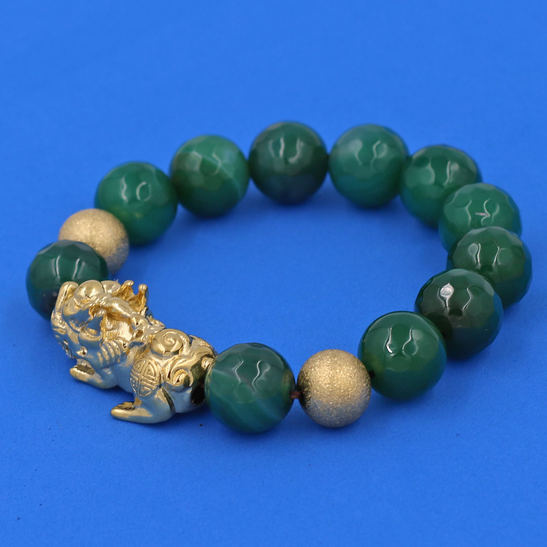 Vòng chuỗi đeo tay mã não xanh lá cắt giác 14 ly  charm tỳ hưu và bi inox vàng, vòng tay chuỗi hạt