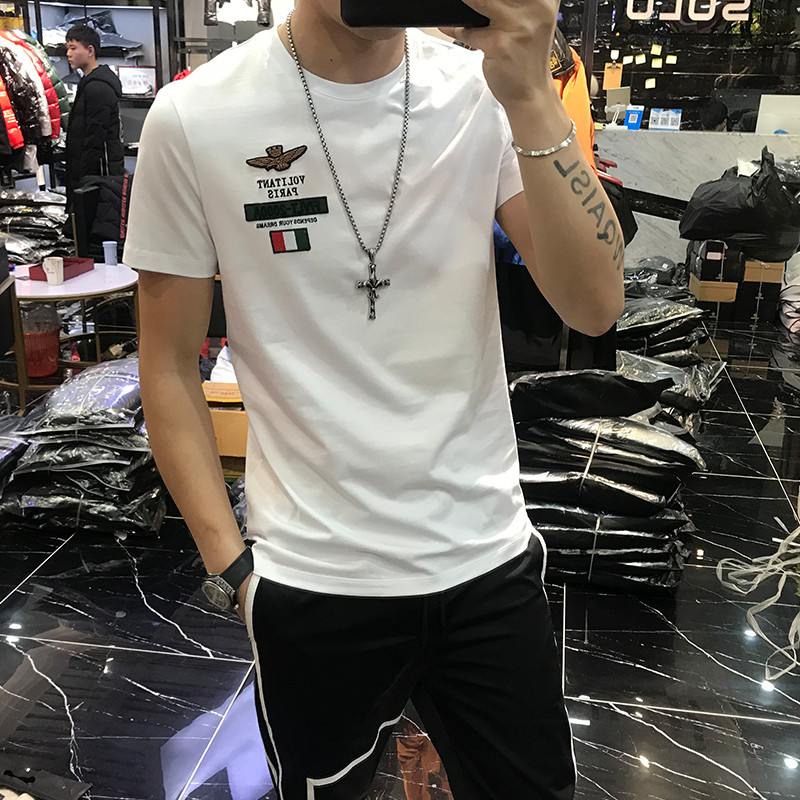 Áo thun Nam họa tiết logo trước ngực và sau áo nổi bật chất liệu vải cotton cao cấp co giãn nhẹ mặc thoải mái dễ phối đồ phù hợp với xu hướng thời trang