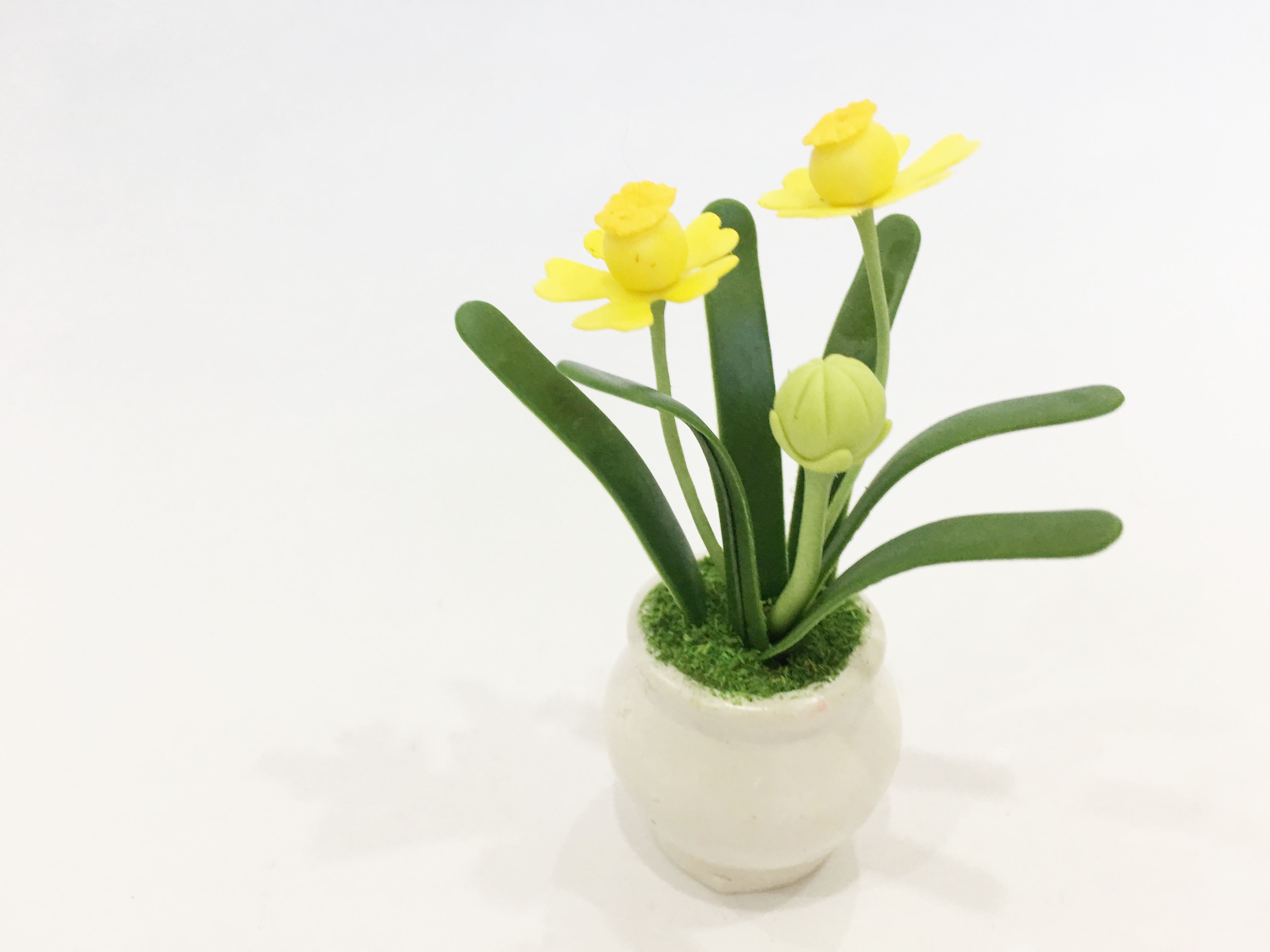 Chậu hoa đất sét mini - Cây hoa thủy tiên / Daffodil (phát màu ngẫu nhiên) - Quà tặng trang trí handmade