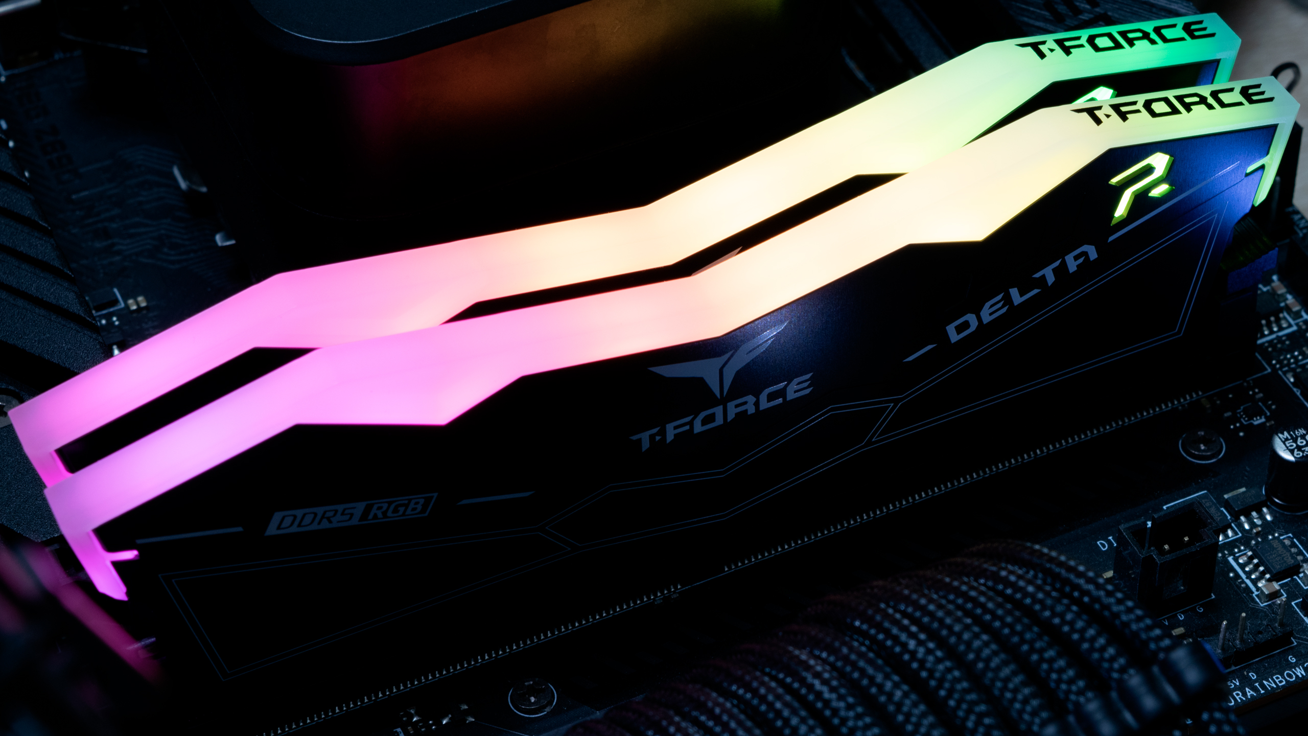 Ram máy tính Team T-Force Delta LED RGB [ĐEN] 8GB DDR4 3200MHz - Hàng chính hãng Viễn Sơn phân phối