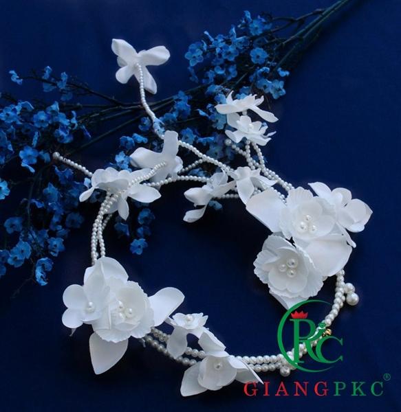 Cài tóc cô dâu hoa trắng dây hạt trai 9-2022 Giangpkc
