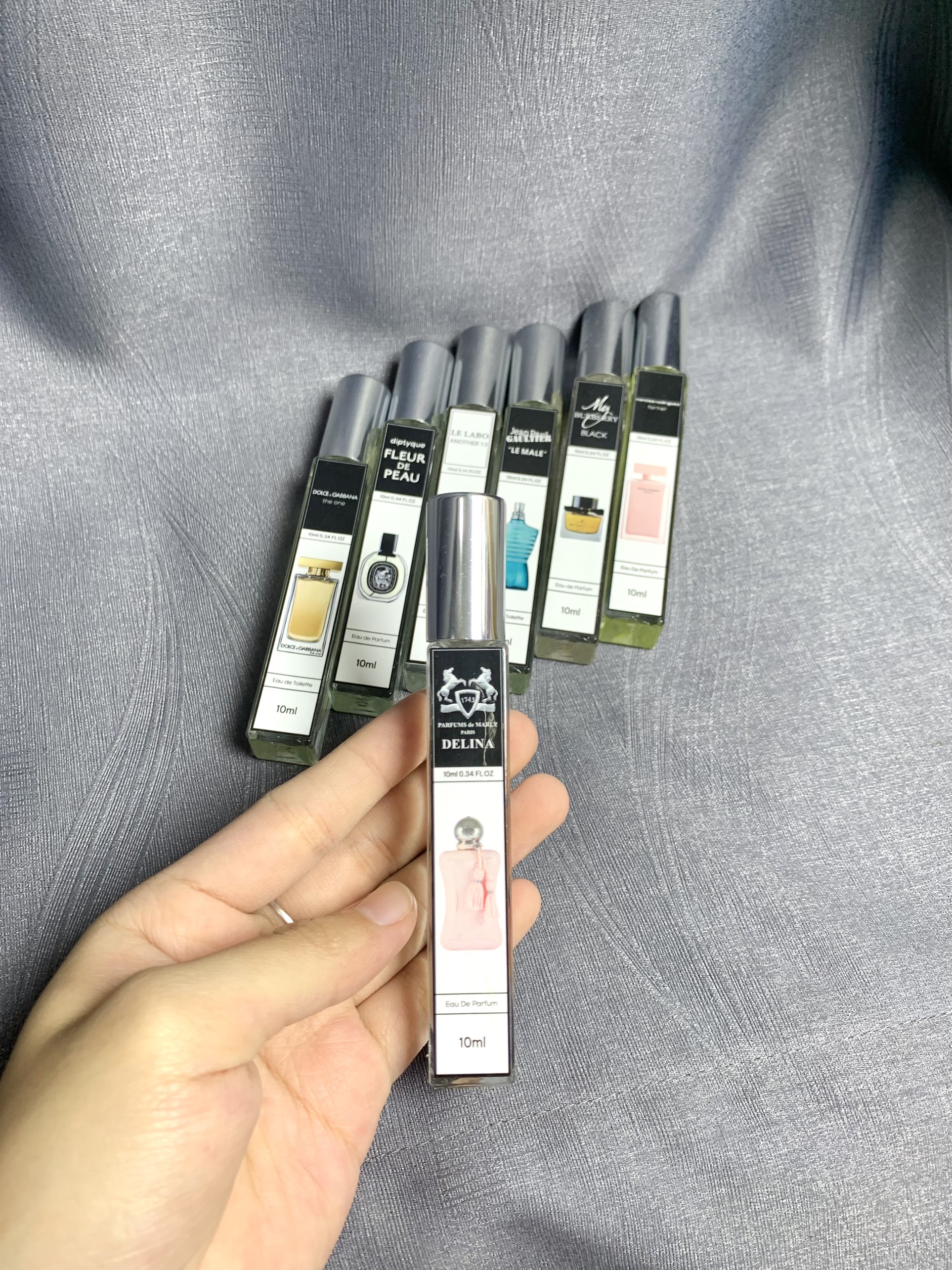 Tinh dầu nước hoa dạng xịt De.li.na quyến rũ, lôi cuốn 10ml (mùi nữ)