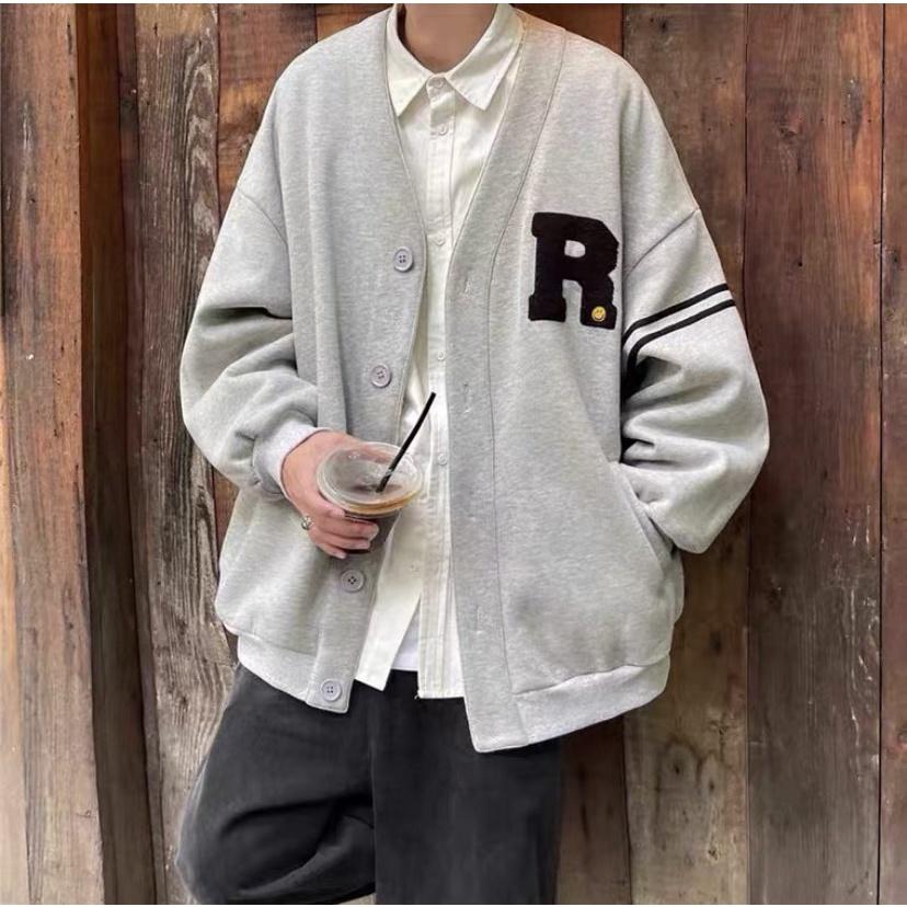 Áo Khoác Cardigan Học Sinh Nam Nữ Kiểu Nút Cài Logo In Chữ R Kiểu Nút Cài Phong Cách Nhẹ Nhàng Hot Trending