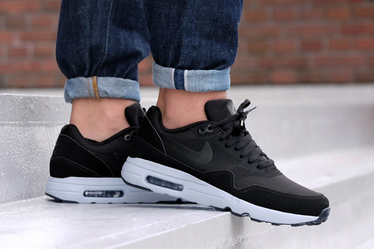 nike ultra air