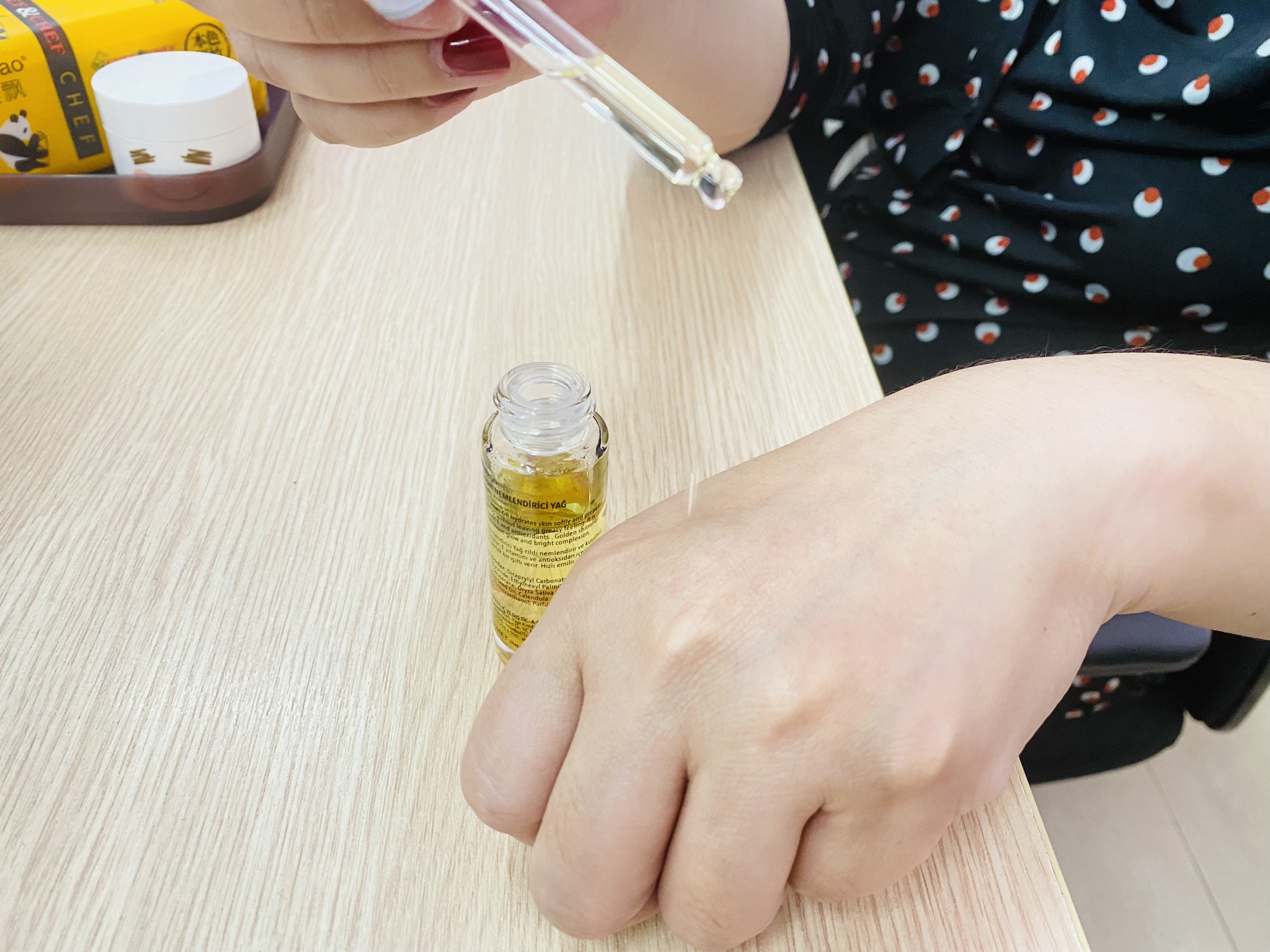 Tinh dầu dưỡng ẩm PRIMER OIL CITY COLOR