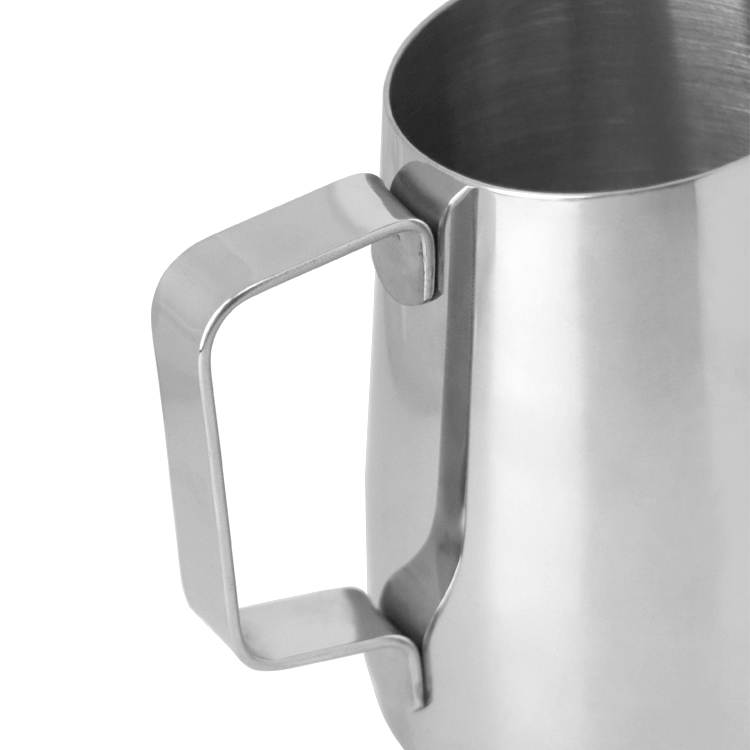 Ca đánh rót sữa mũi xiên inox dung tích 420ml làm Latte Art, Cappuccino, vv...