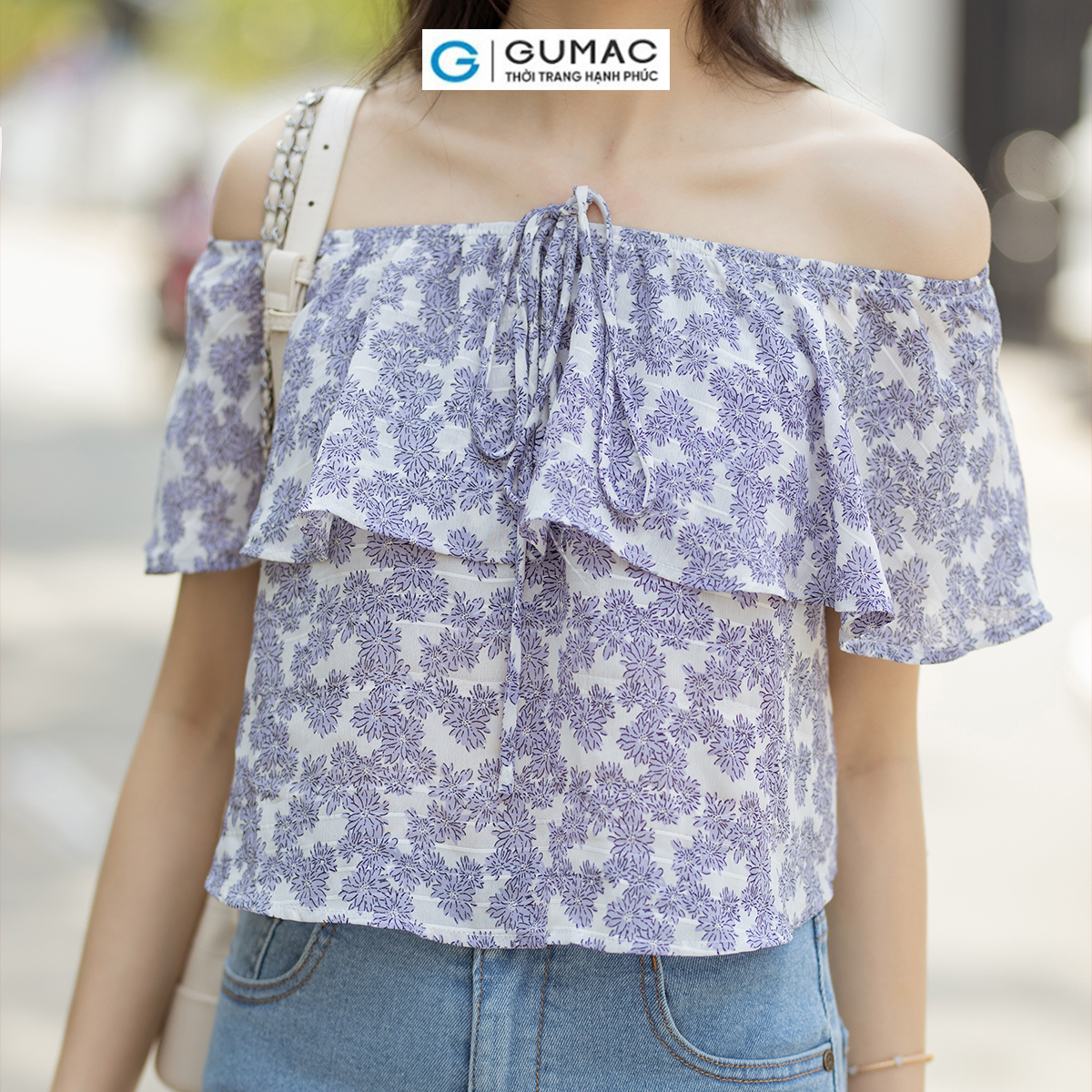 Áo kiểu trễ vai nữ tính trẻ trung thời trang GUMAC AD07020