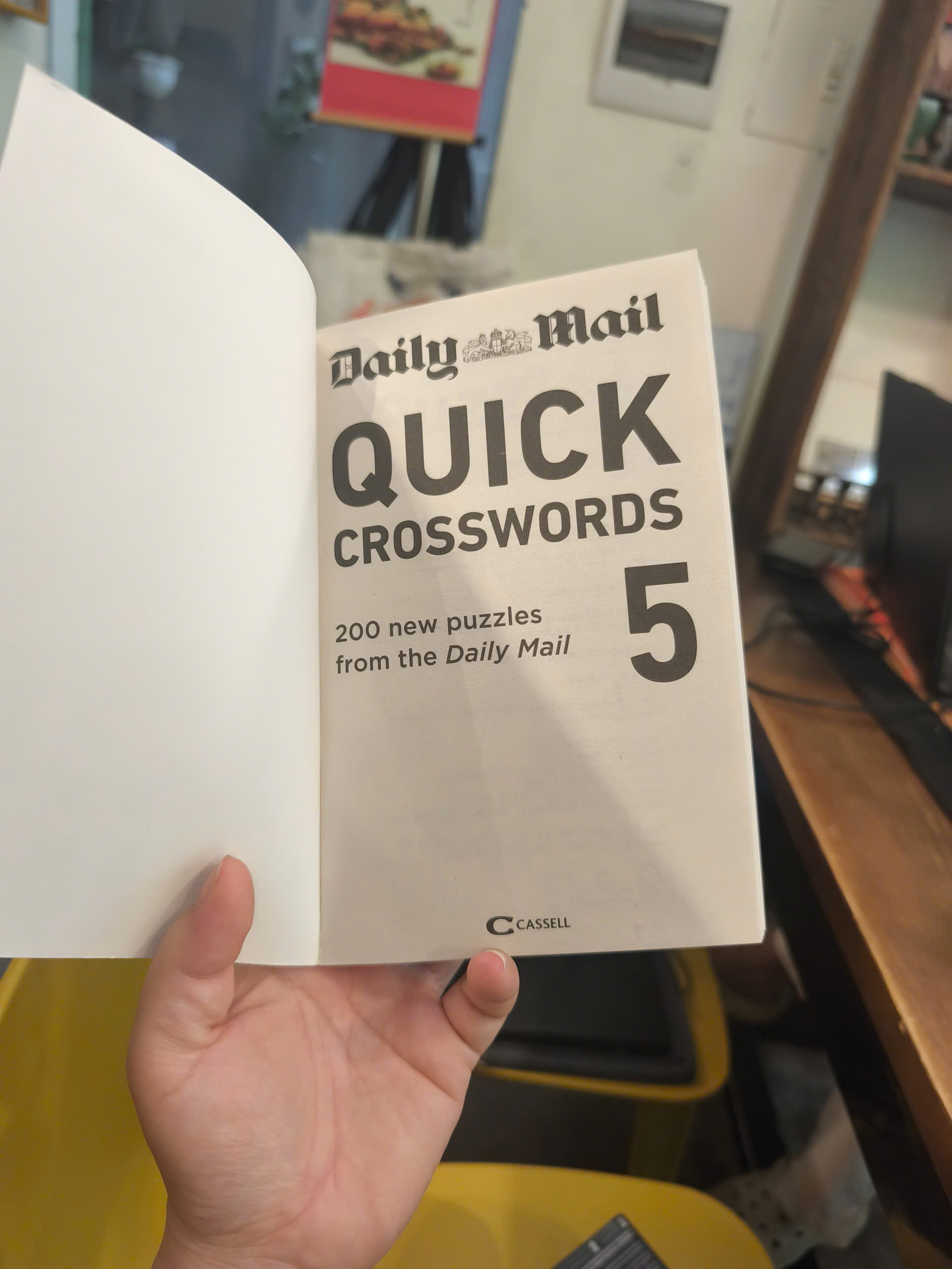 Sách - Quick Crosswords 5 | Games / Ngoại văn Nhập khẩu UK / Trò chơi ô chữ giải trí