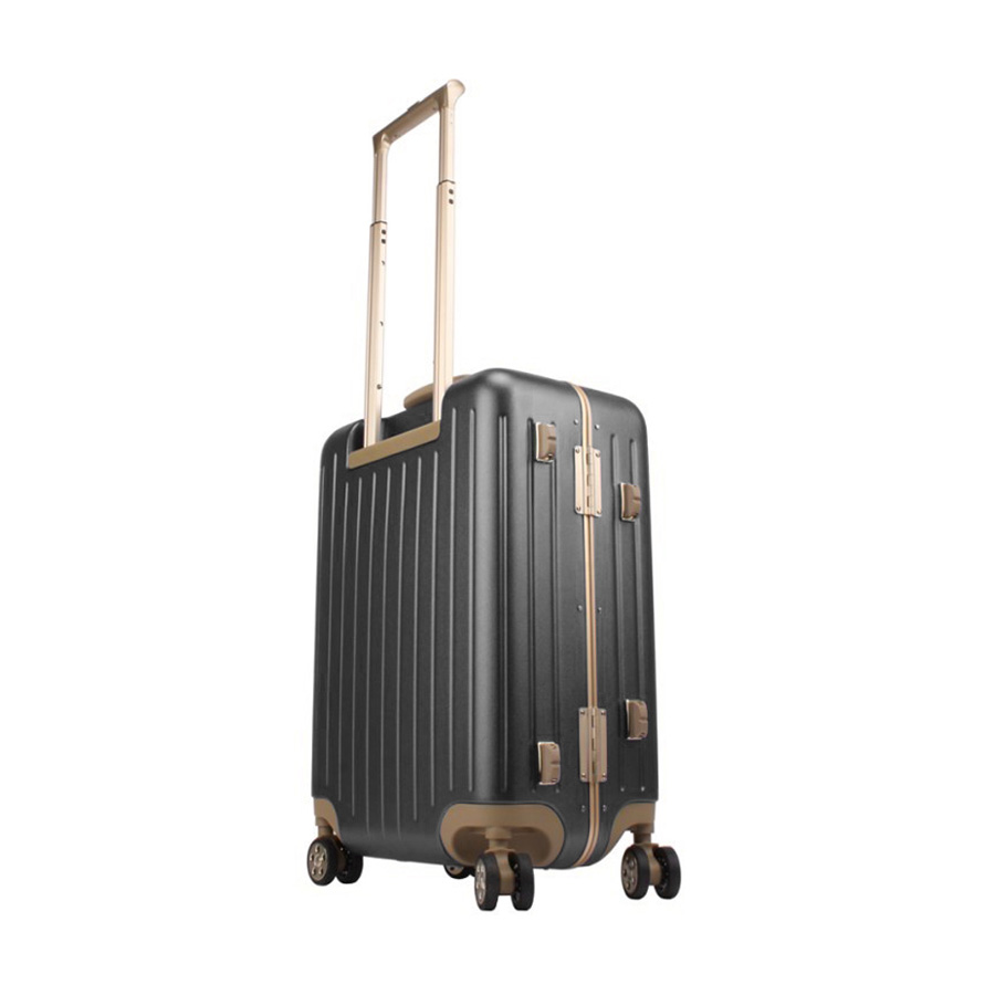 Hình ảnh Vali kéo Monaghan TRAVELER'S CHOICE - MỸ :Vali kéo làm từ nhựa Polycarbonate và khung Aluminum bền chắc Thiết kế cổ điển sang trọng, tinh tế Cần đẩy vali chắc chắn, có thể thay đổi độ cao