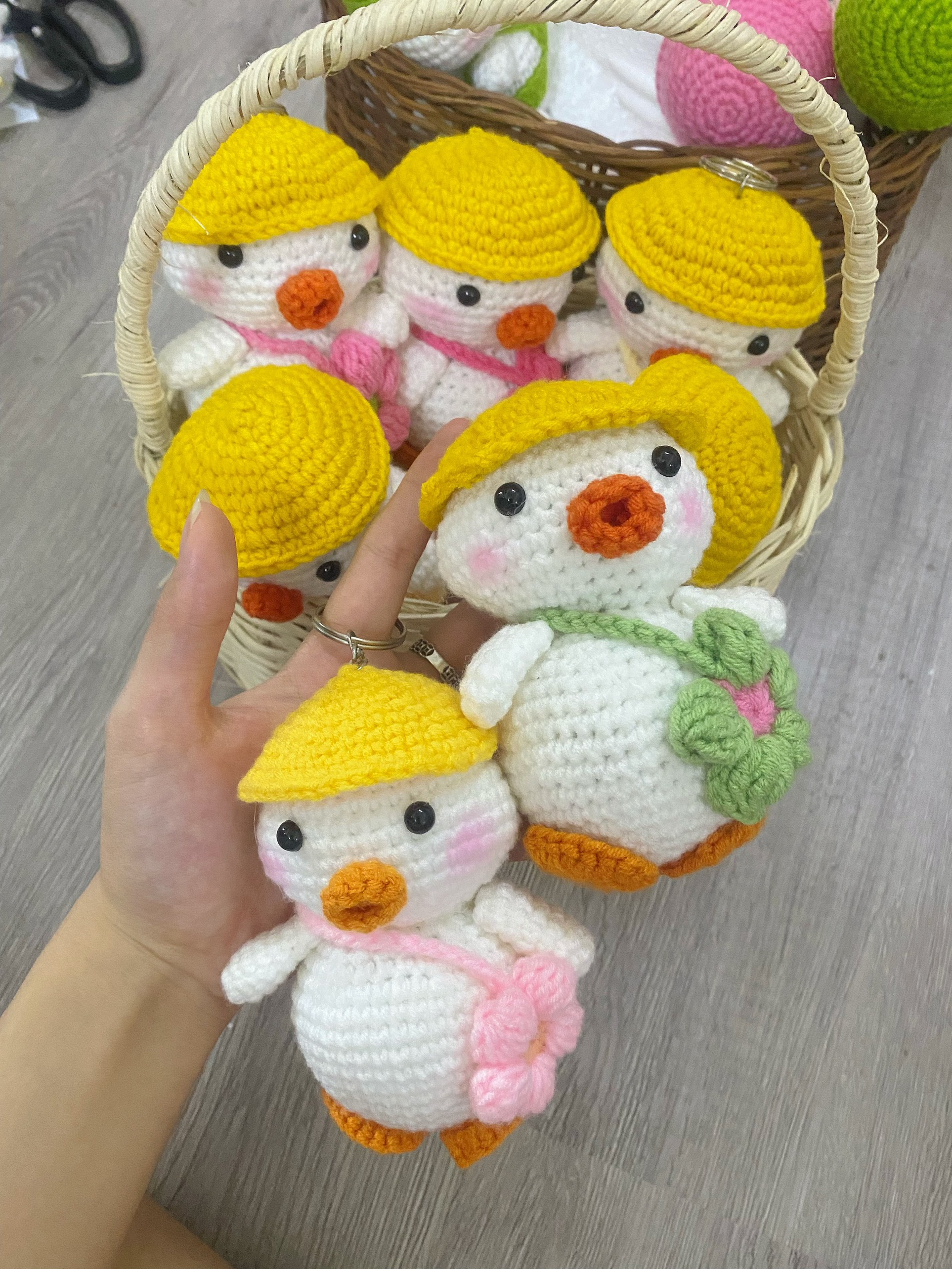 Móc chìa khóa len móc thủ công handmade hình vịt đeo túi dễ thương Hucii