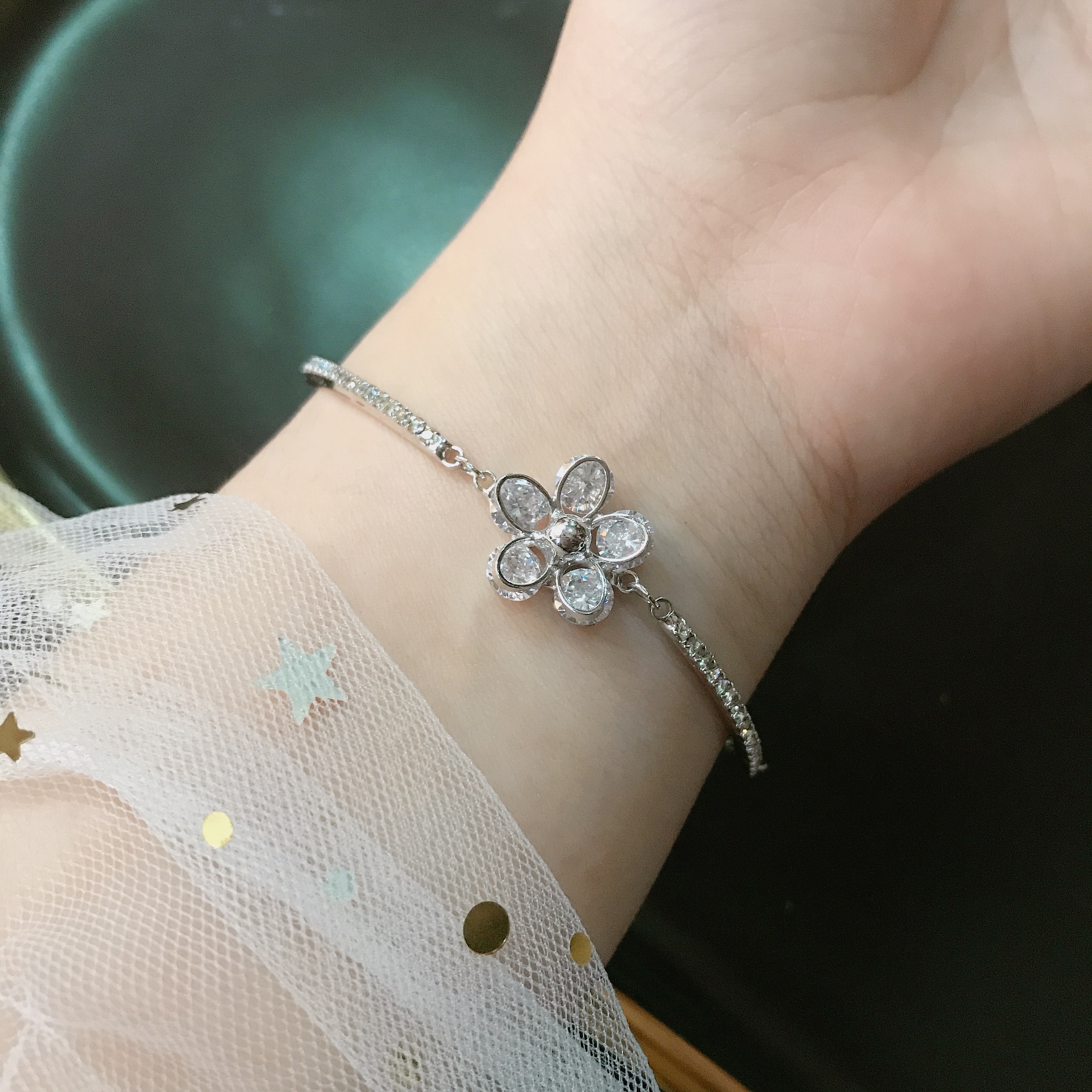 Lắc tay, vòng đeo tay nữ xi bạc kiểu bông hoa đính hột lấp lánh, siêu xinh, siêu đáng yêu - 290LTHOA-038
