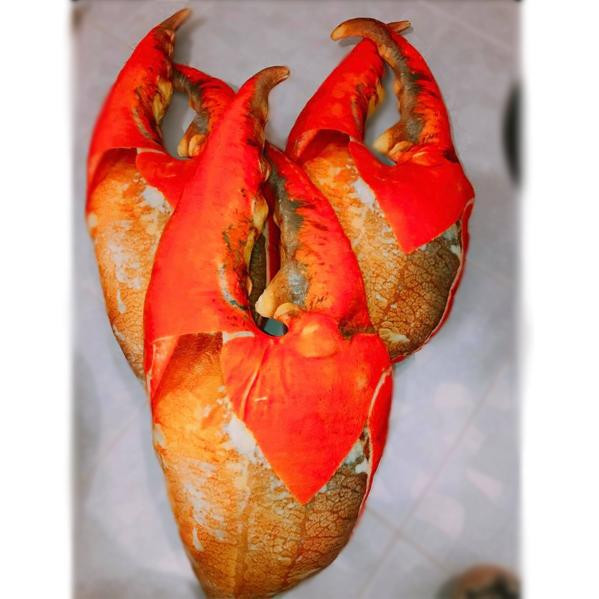 Gối Ôm 3D hình Càng Cua Size 60cm