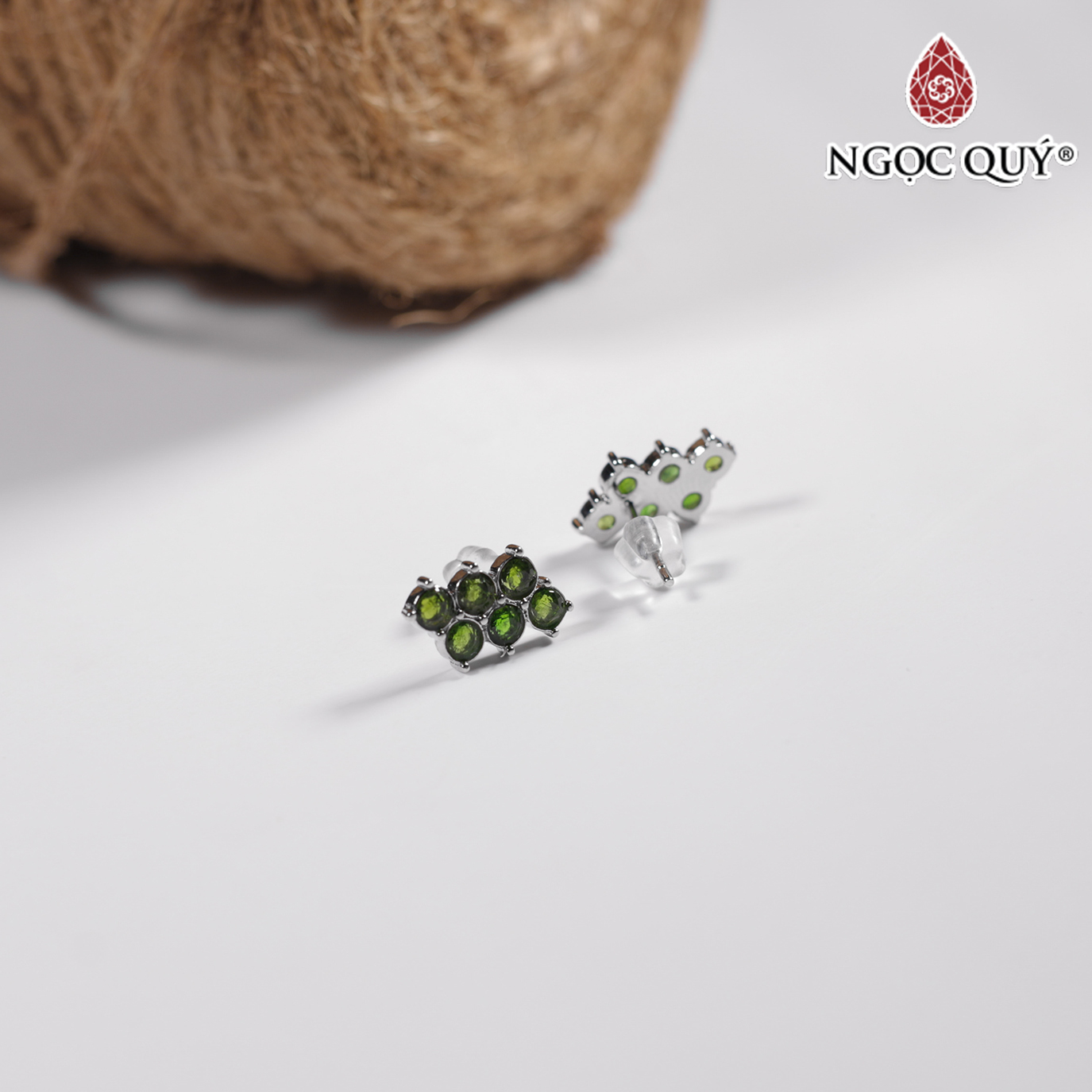 Bông tai bạc đính đá diopside 2,5mm sát tai mệnh hỏa mộc - Ngọc Quý Gemstones