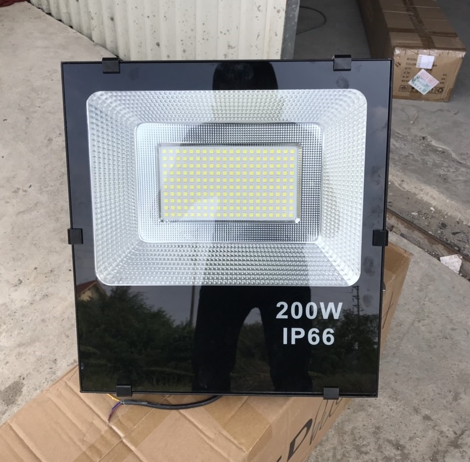 Đèn pha LED 200W 5054 ánh sáng trắng