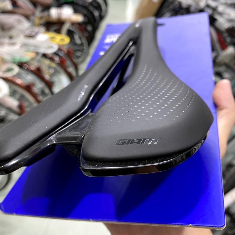 Yên xe đạp Giant Approach