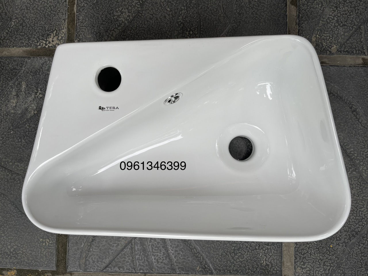 Chậu lavabo , chậu rửa mặt treo tường kiểu dáng mới