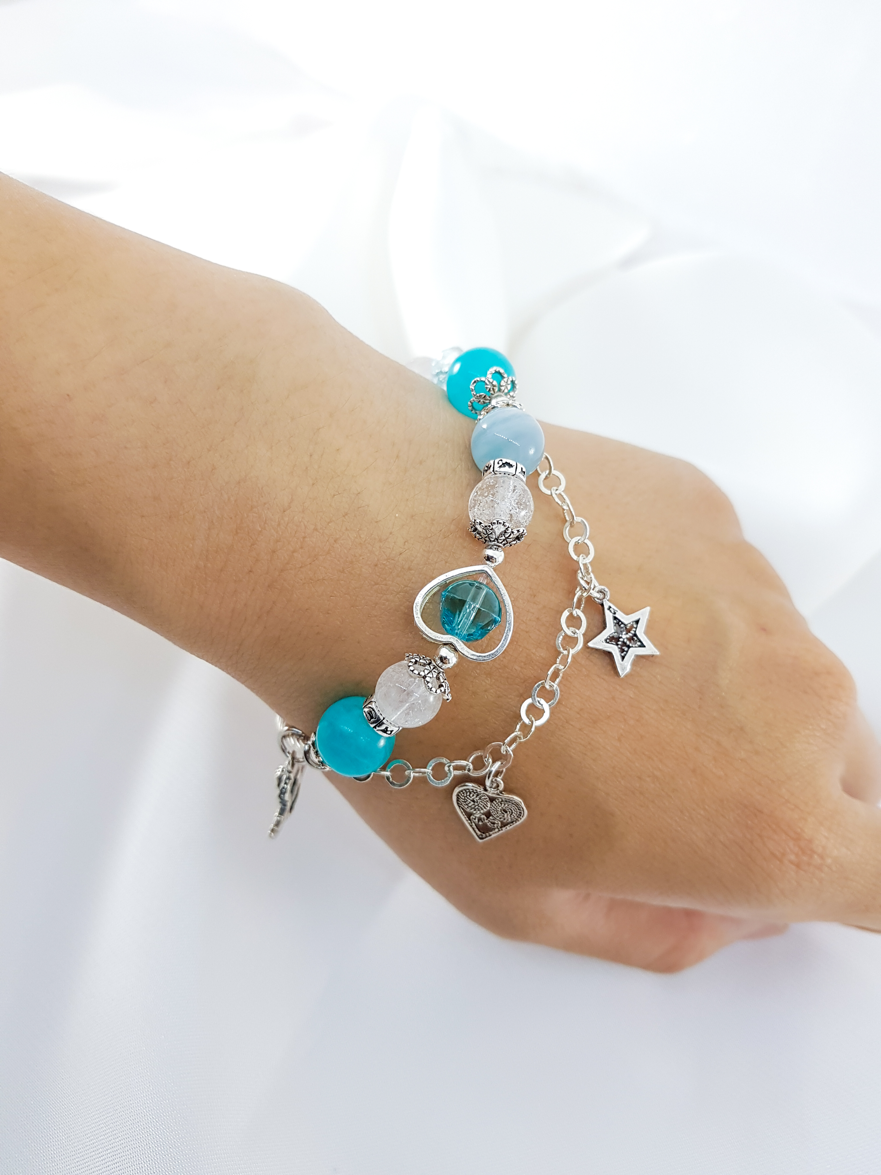 Vòng Tay Mệnh Thủy, Mộc Đá Thạch Anh Ưu Linh Trắng Mix Aquamarine+ Charm Sao, Tim