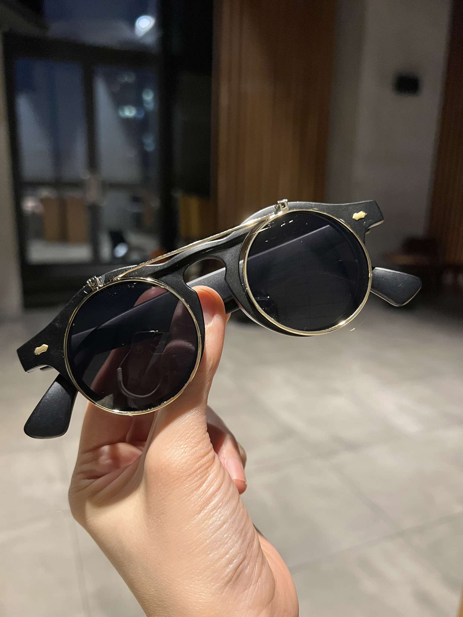 Kính mát nam nữ Mắt tròn Clip on 2 tròng bật nắp