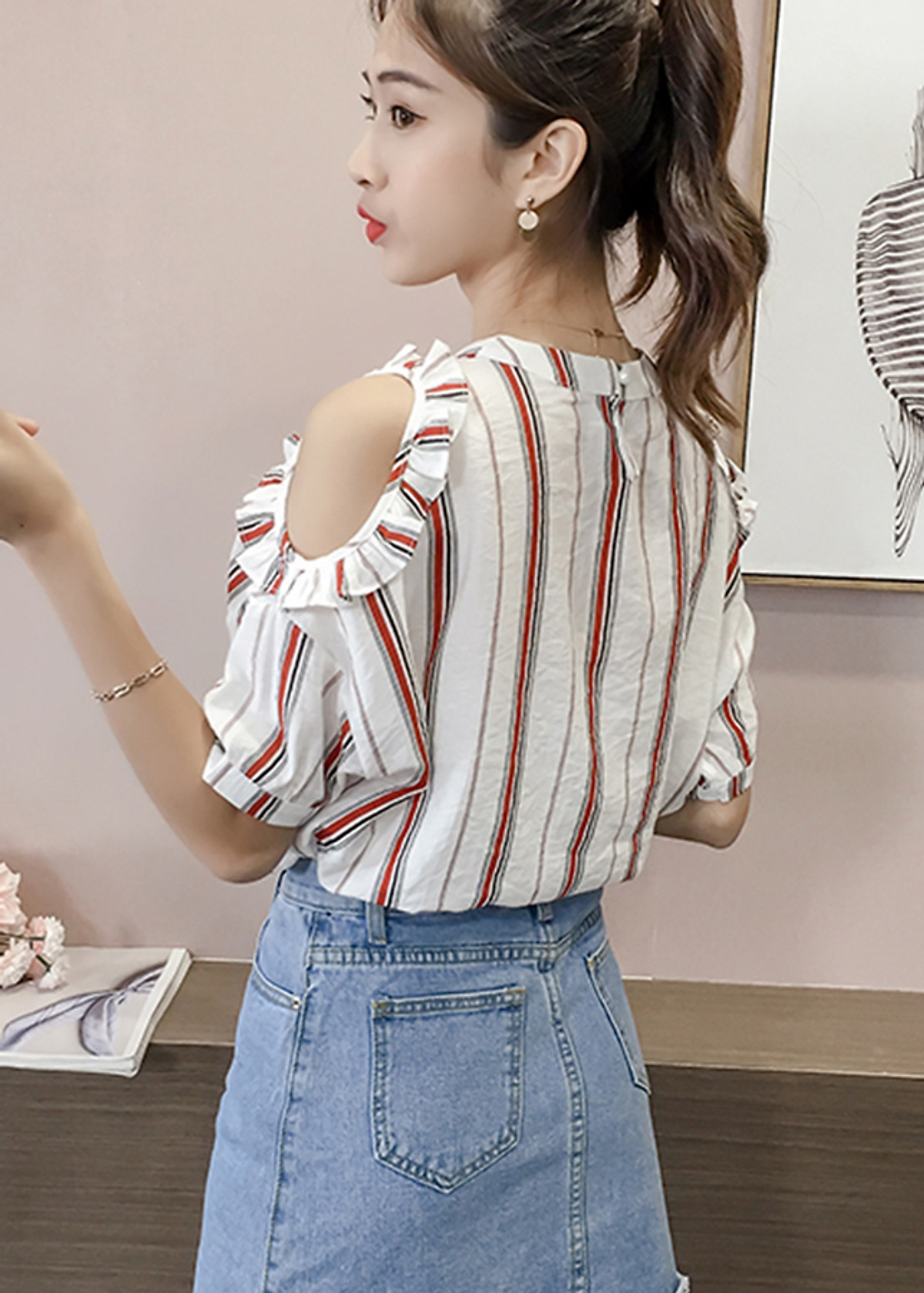 Áo voan nữ cổ yếm hở vai