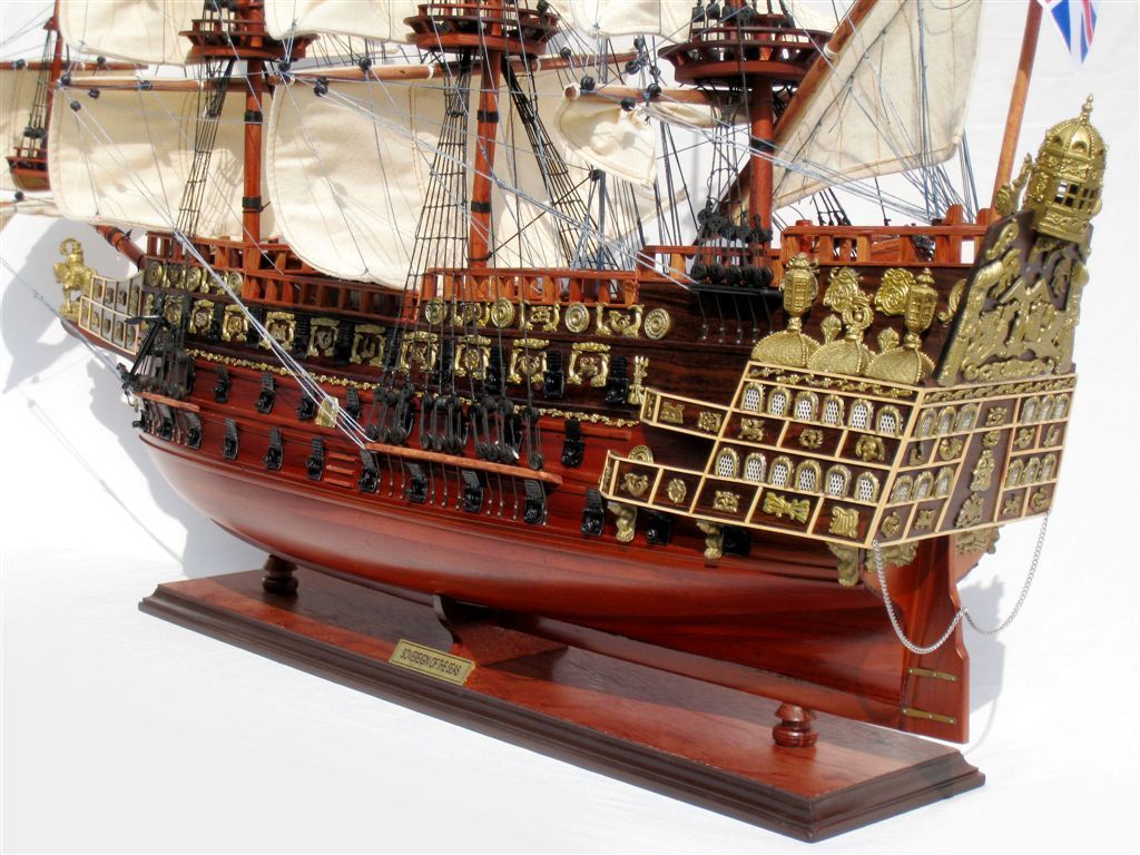 Thuyền buồm gỗ phong thủy Sovereign dài 90cm