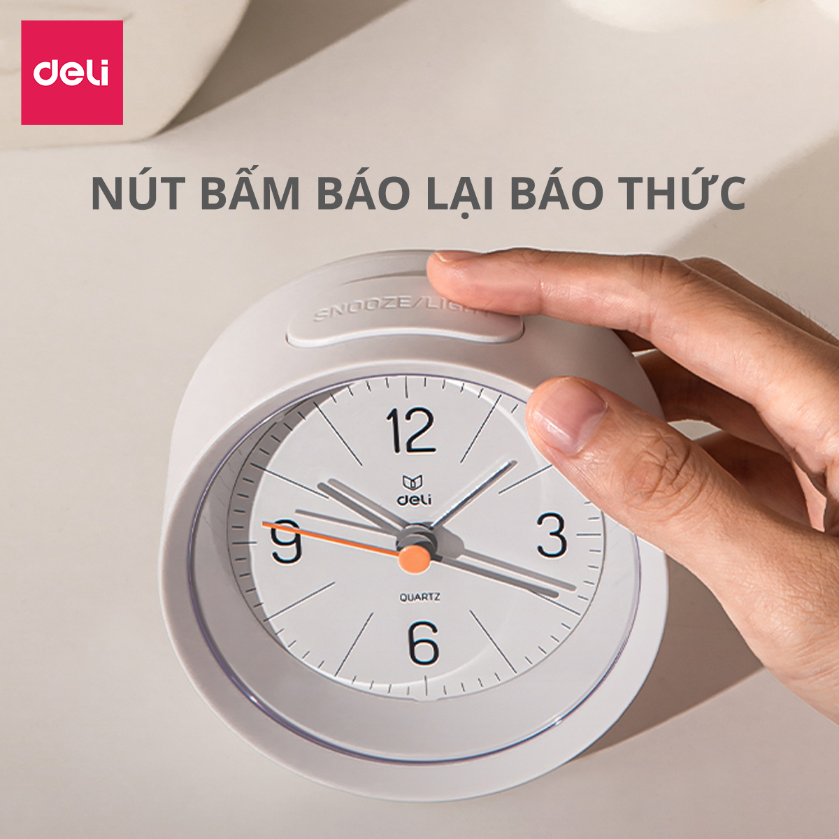 Đồng Hồ Báo Thức Để Bàn Có Đèn Đêm Deli - Thân Nhựa Kim Thiếc Cao Cấp Kiểu Dáng Tinh Tế - Có Nút Bấm Báo Lại Báo Thức