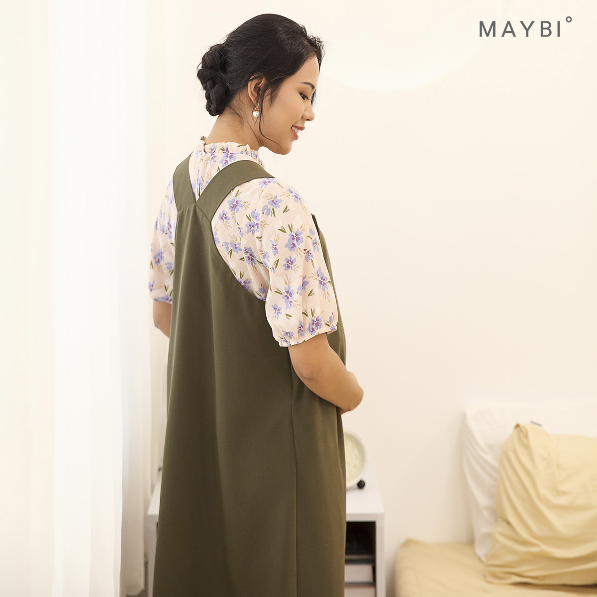 MAYBI - Áo nhún cổ tay phồng Tuber Floral Top