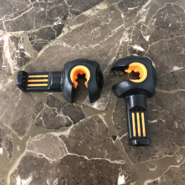 Bộ 2 chiếc móc treo đồ sau ghế xe ô tô, xe hơi Màu đen cam