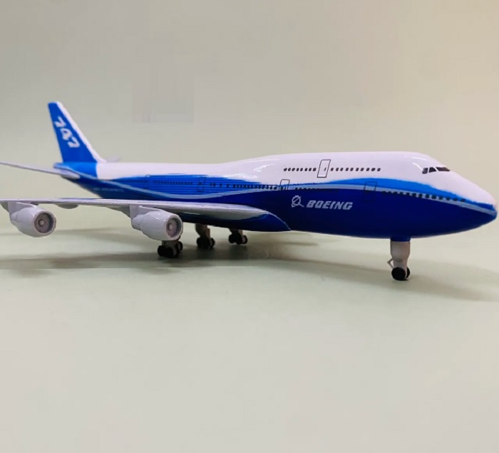 Mô hình máy bay  B747 nguyên bản 20cm có bánh xe