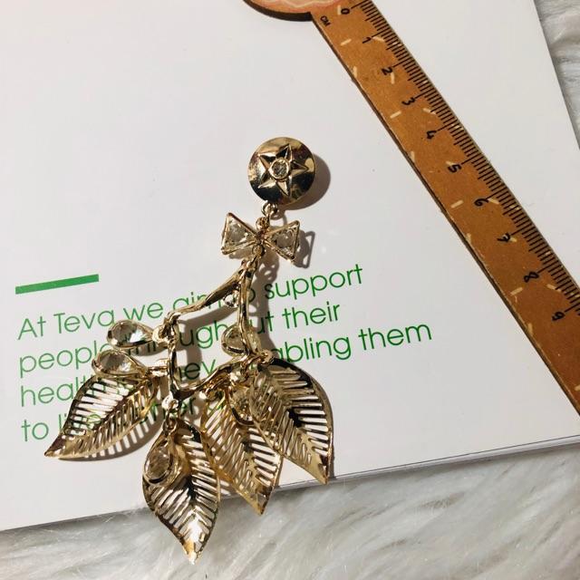 Cài áo lá đính đá thả. Dài 10cm