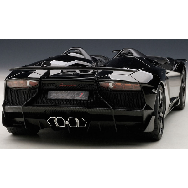 Xe Mô Hình Lamborghini Aventador J 1:18 Autoart - 74676