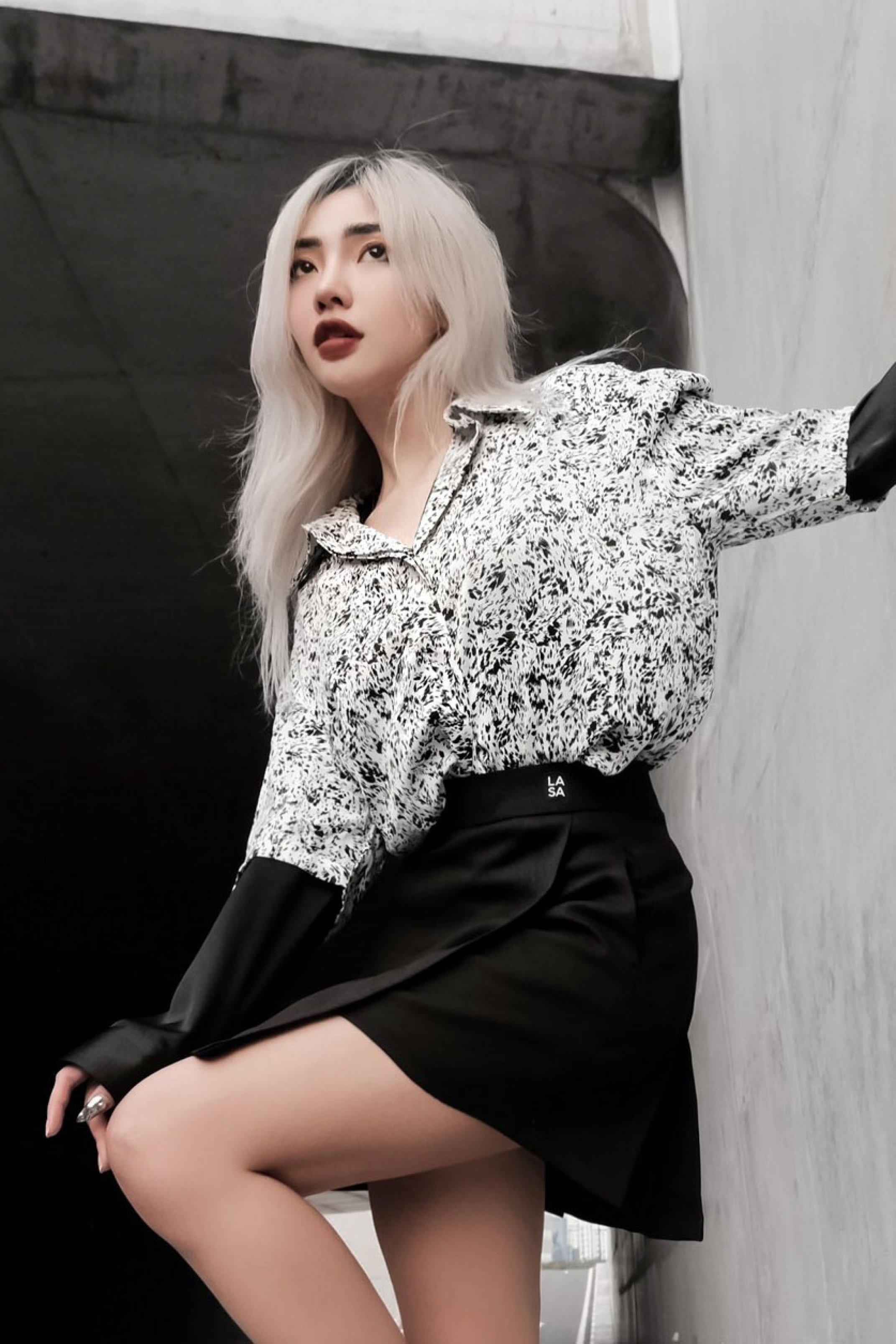 Áo somi tay ngắn đốm trắng