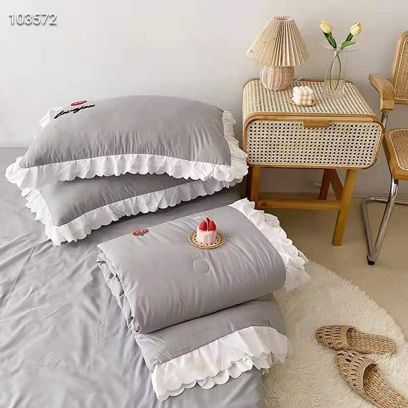 Bộ Chăn Ga Gối Cotton Đũi Thêu Dâu Tây ( Mền Chần Bông)  Màu Ghi