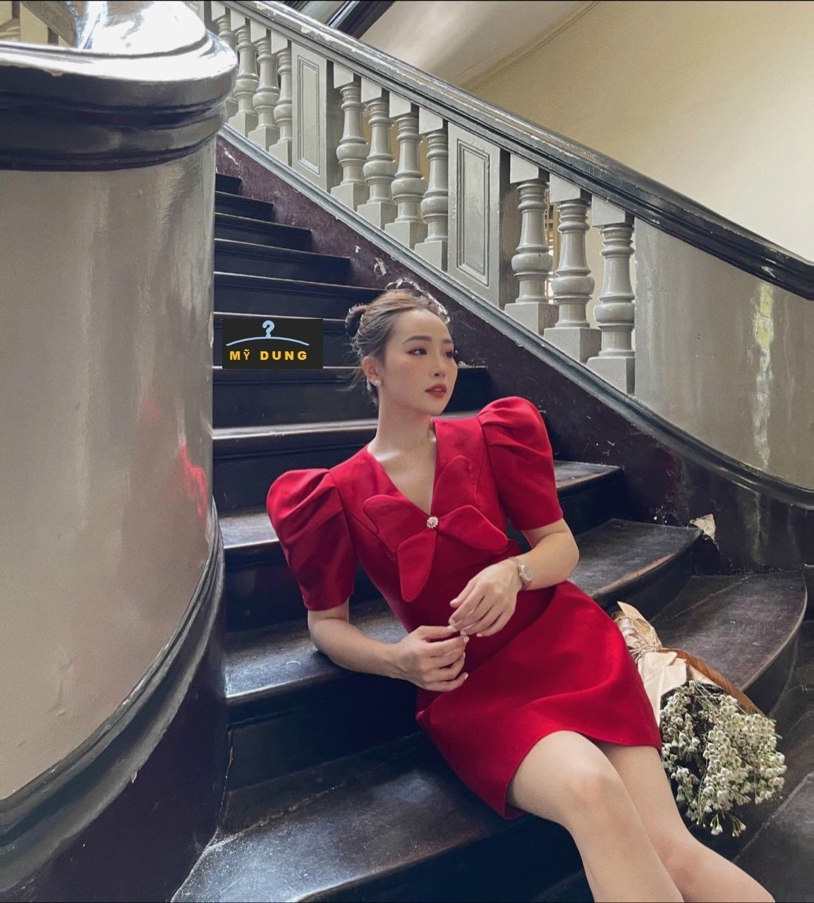 ĐẦM XOÈ CỔ V ĐÍNH NƠ-TAY PHỒNG- NHẸ NHÀNG- STYE TIỂU THƯ NGỌT NGÀO