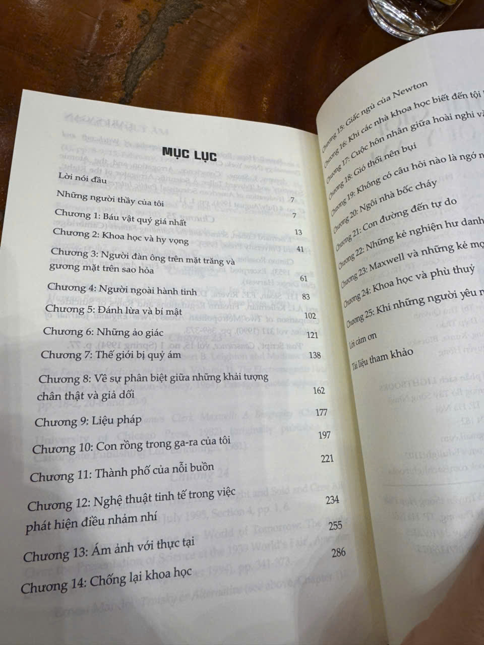 THẾ GIỚI BỊ QUỶ ÁM - Khoa học như ánh nến trong đêm - The New York Times Bestseller - Carl Sagan - Khuê Mộc Lang dịch - Lightbooks