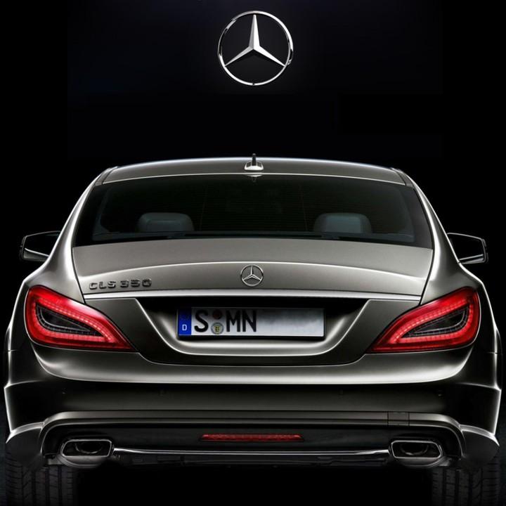 Logo biểu tượng sau xe ô tô Mercedes cao cấp M9