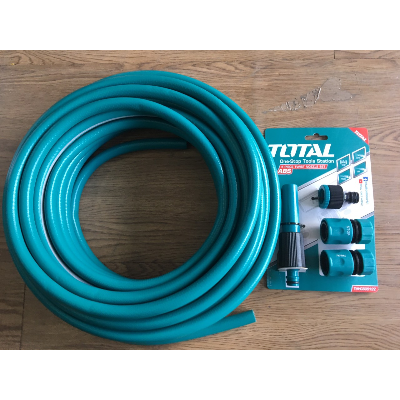 Bộ 20 mét ống nhựa PVC và bộ 5 đầu nối nhanh máy xịt rửa TOTAL THHCS05122THPH2001