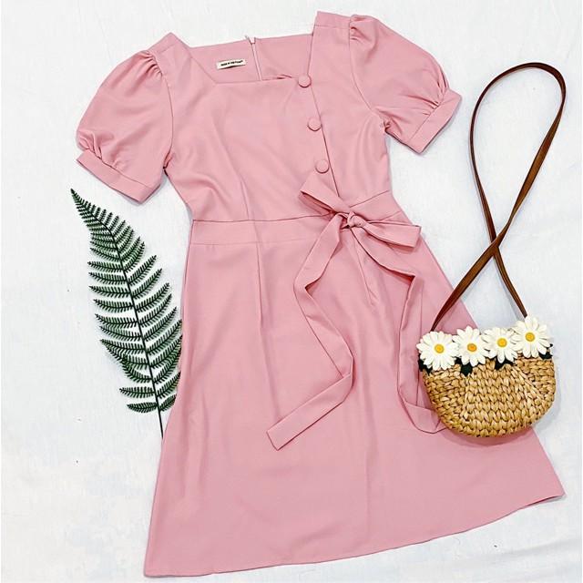 Đầm Ngắn Màu Hồng Cổ U