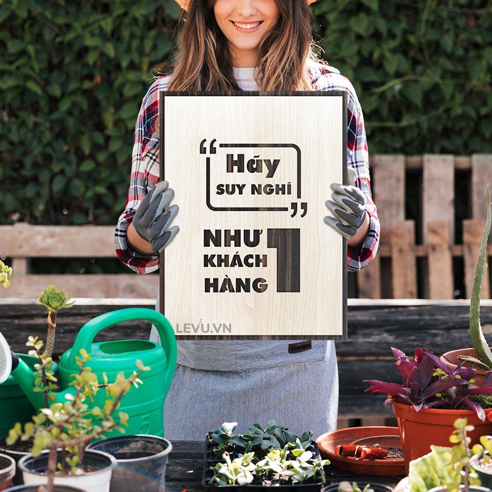 Tranh tạo động lực LEVU LV015 "Hãy suy nghĩ như một khách hàng"