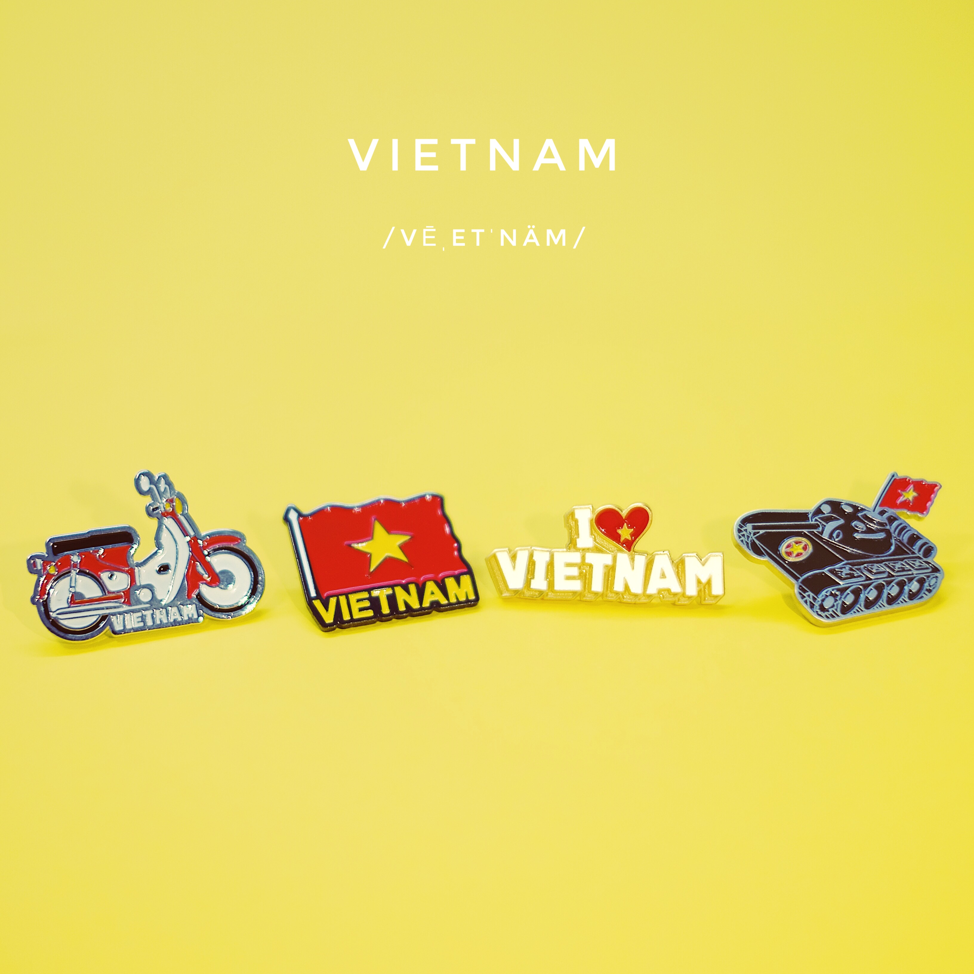 Huy hiệu Cài Áo Saigonir Hình Dòng Chữ “I Love Vietnam” Chất Liệu Kim Loại Brass Kích Thước 1.6*4.0cm Phù Hợp Làm Phụ Kiện Thời Trang và Quà Tặng Lưu Niệm, Quà Tặng Cho Người Nước Ngoài