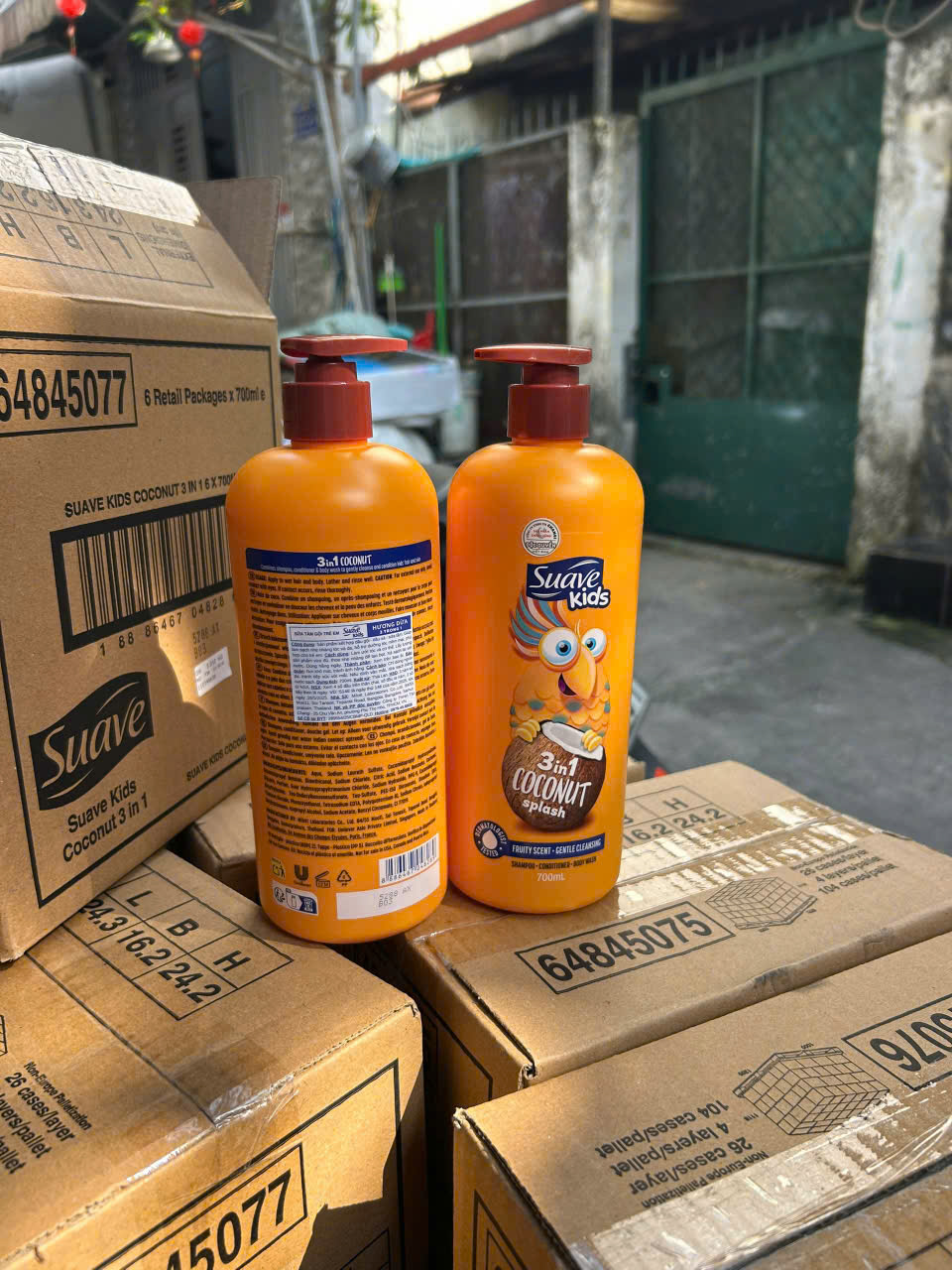 Sữa tắm gội xả 3in1 Suave Kids 700ml hương Dừa màu cam dành cho em bé