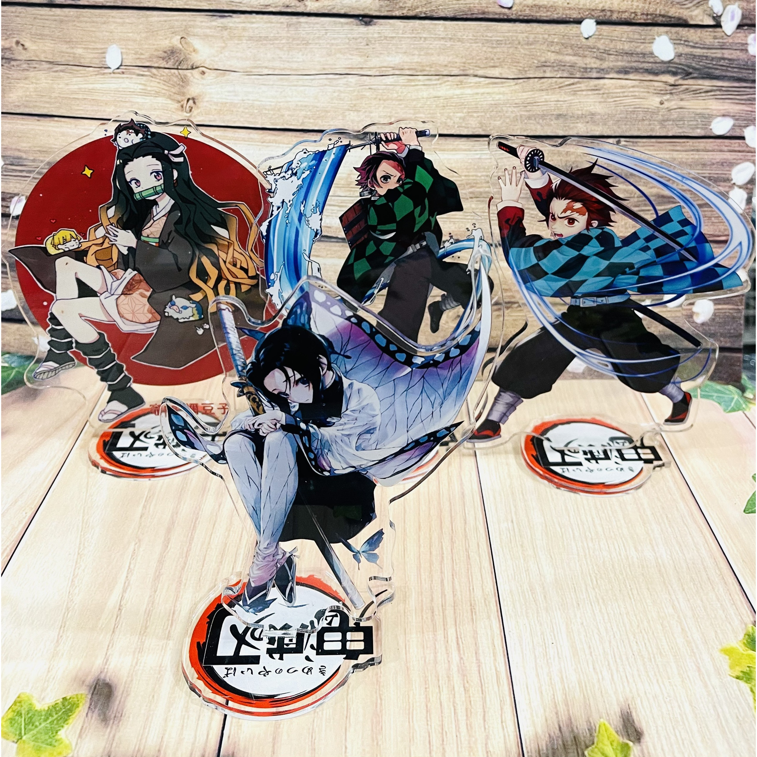 Standee Kimetsu No Yaiba mô hình mica trong nhiều mẫu